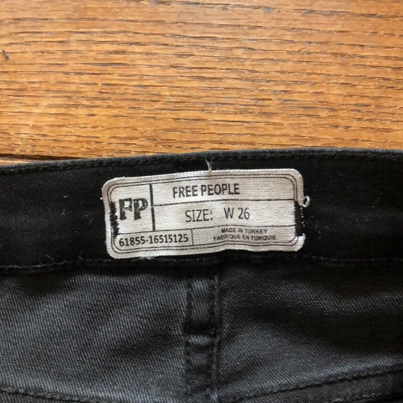 FREE PEOPLE BLACK JEANS - Picture 3 of 5